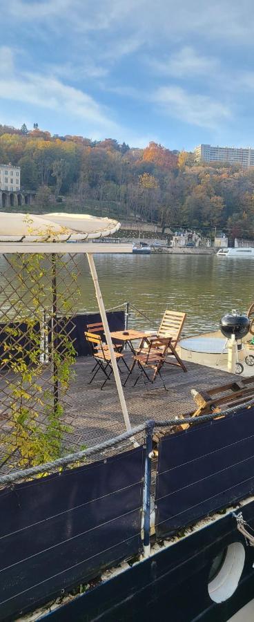 Appartement Dans Peniche Atypique Et Idyllique A Confluence Lyon Exterior foto